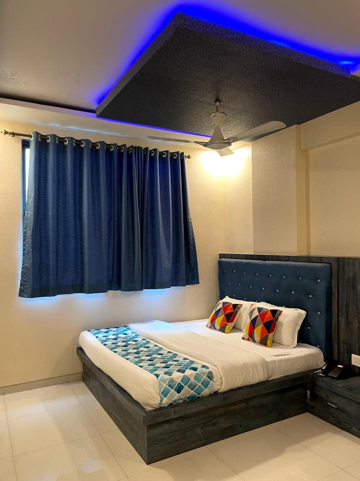 Hotel Mari Aai Residency Navi Mumbai Exterior photo